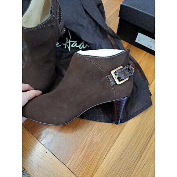 Cole Haan Women's Brown Suede Bootie D29196 In Box Duster Bag Business Academia - Picture 12 of 12